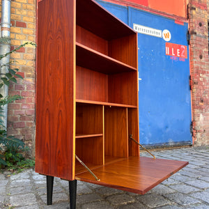 Regal Teak mit abschließbarem Fach
