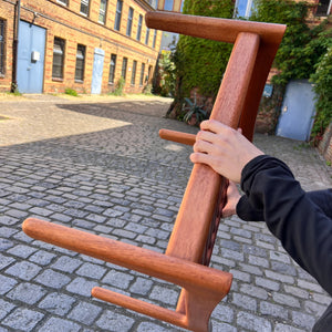Hocker mit Lederkissen von Hans J. Wegner