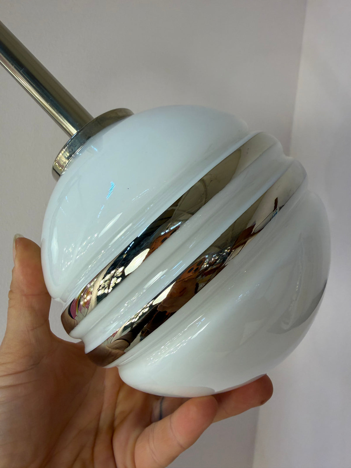 Kugellampe weiß silber Glas