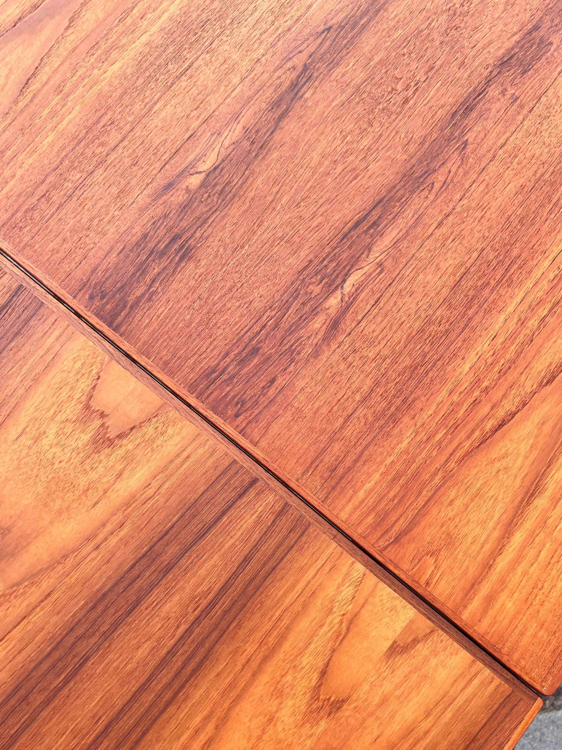 Kleiner ausziehbarer Esstisch Teak aus Dänemark