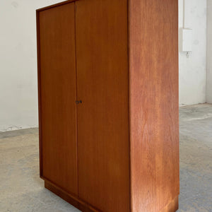 Großer Kleiderschrank Teak von rt Möbel