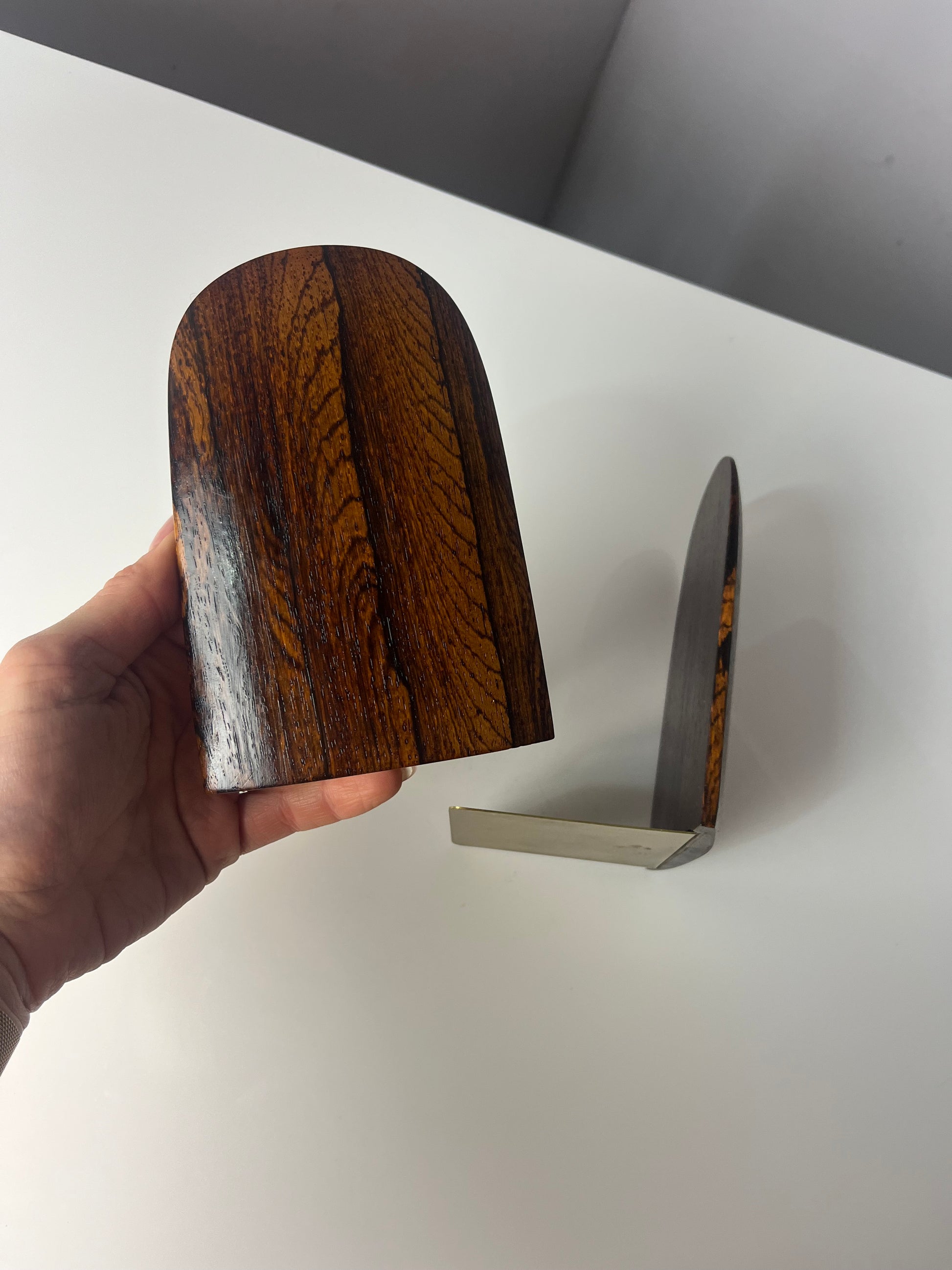 Set: 2x abgerundete Buchstütze Palisander