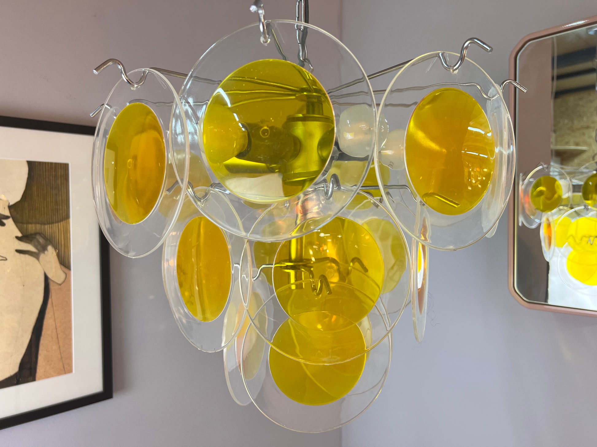 Kronleuchter gelb silber mit Plexiglas-Scheiben