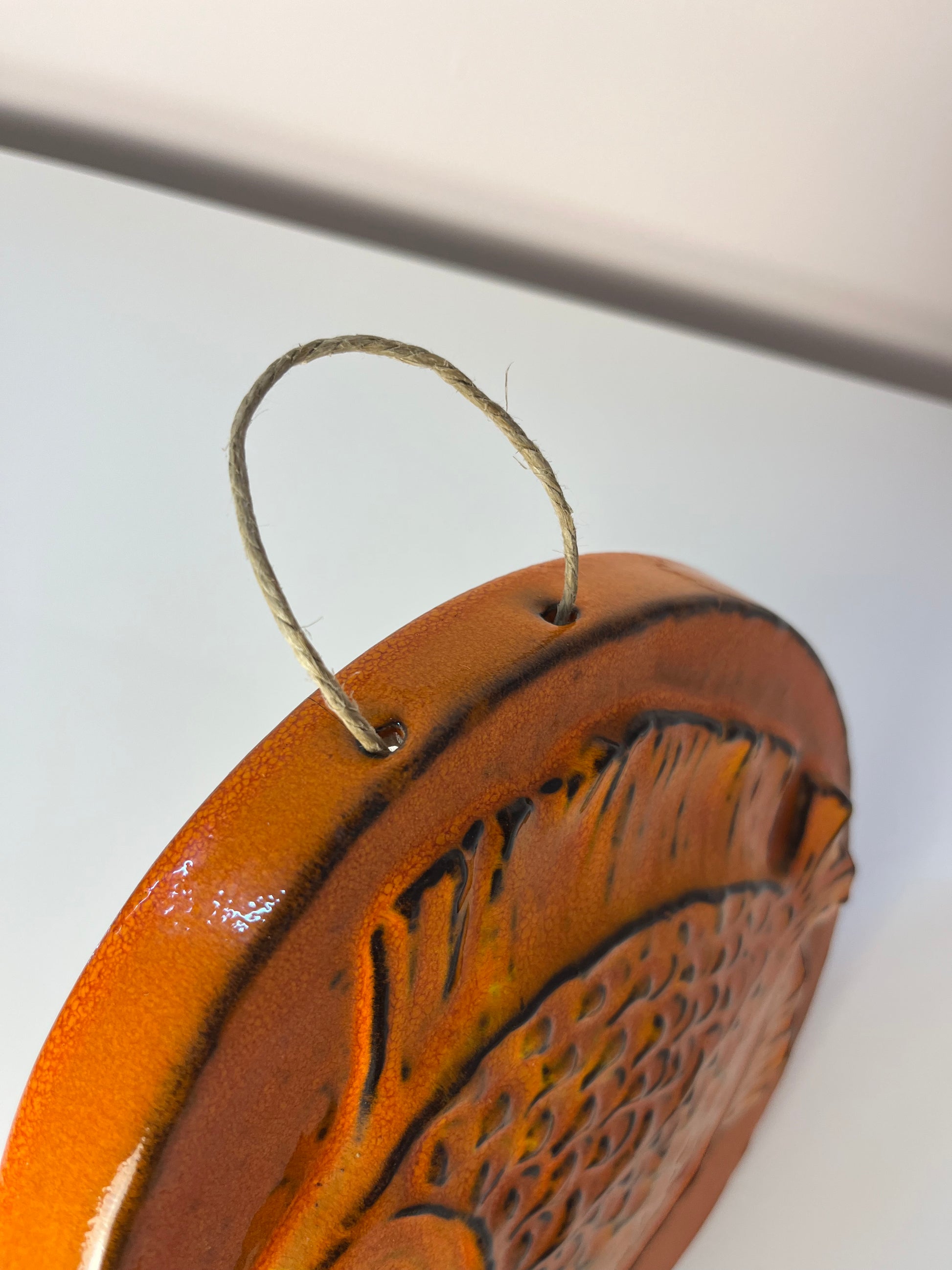 Set: Relief Wandteller Igel Pferd Fisch orange Keramik