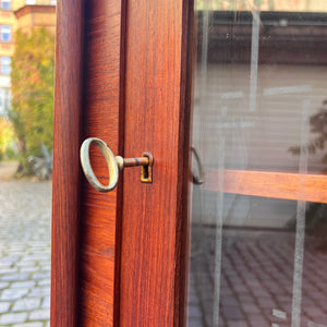 Eckschrank Teak mit Glastür und Schloss