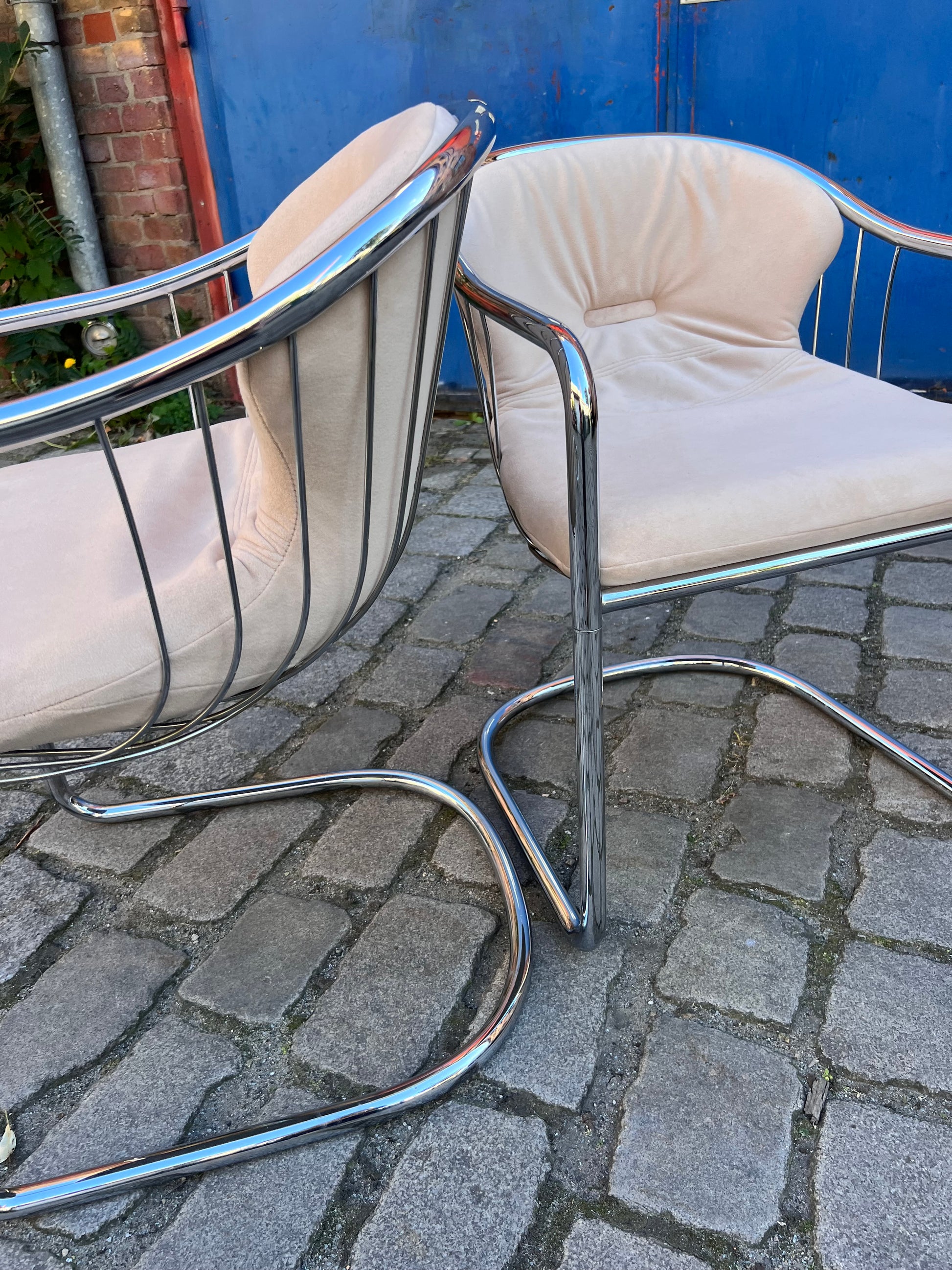 Set: 2x Freischwinger creme Chrom von Gastone Rinaldi - neu gepolstert