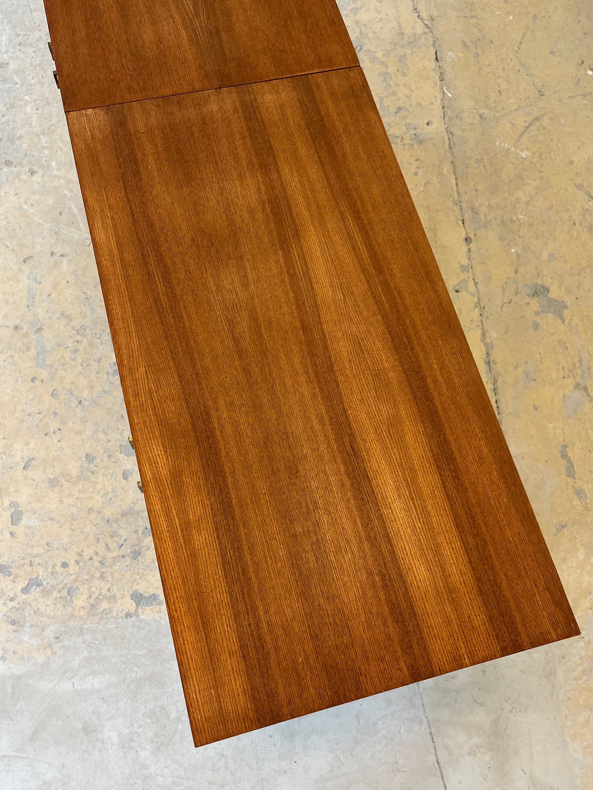 Sideboard Teak mit Flügeltüren & Messinggriffen