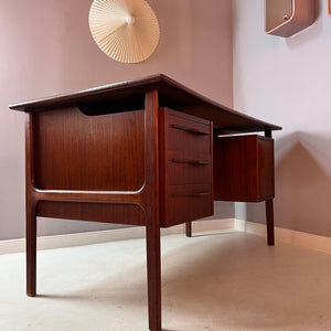 Schreibtisch „Boomerang“ Teak von IMHA Möbel