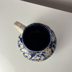 Karaffe blau gesprenkelt von Marei Keramik
