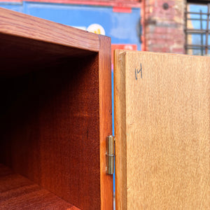 Schrank Eiche mit Türen und Schubladen aus Dänemark