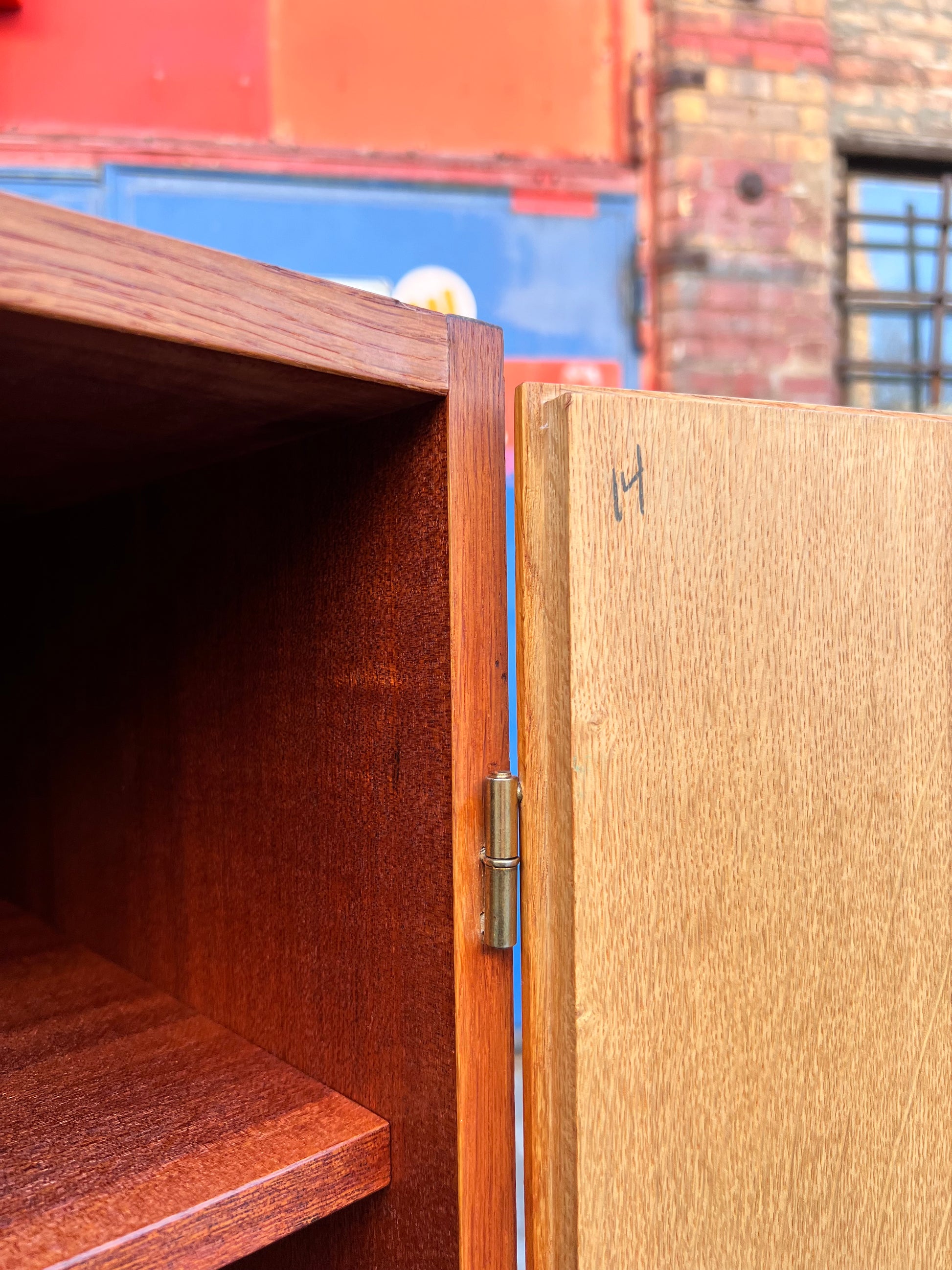 Schrank Eiche mit Türen und Schubladen aus Dänemark