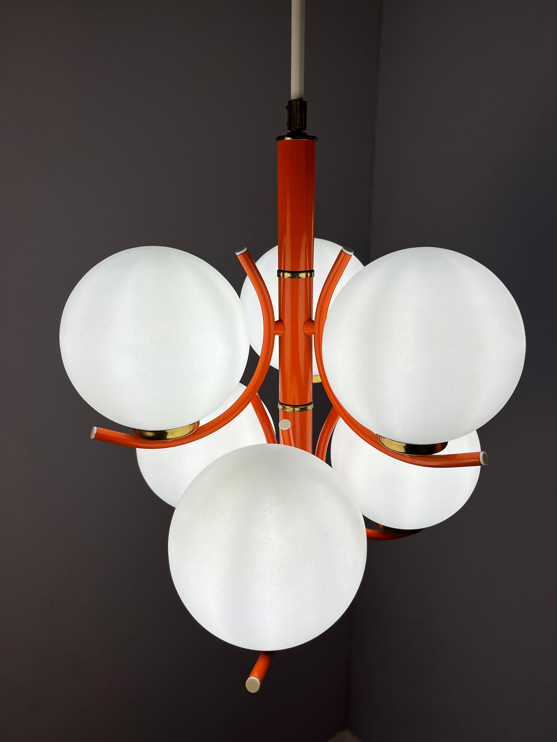 Kronleuchter weiß orange von Richard Essig