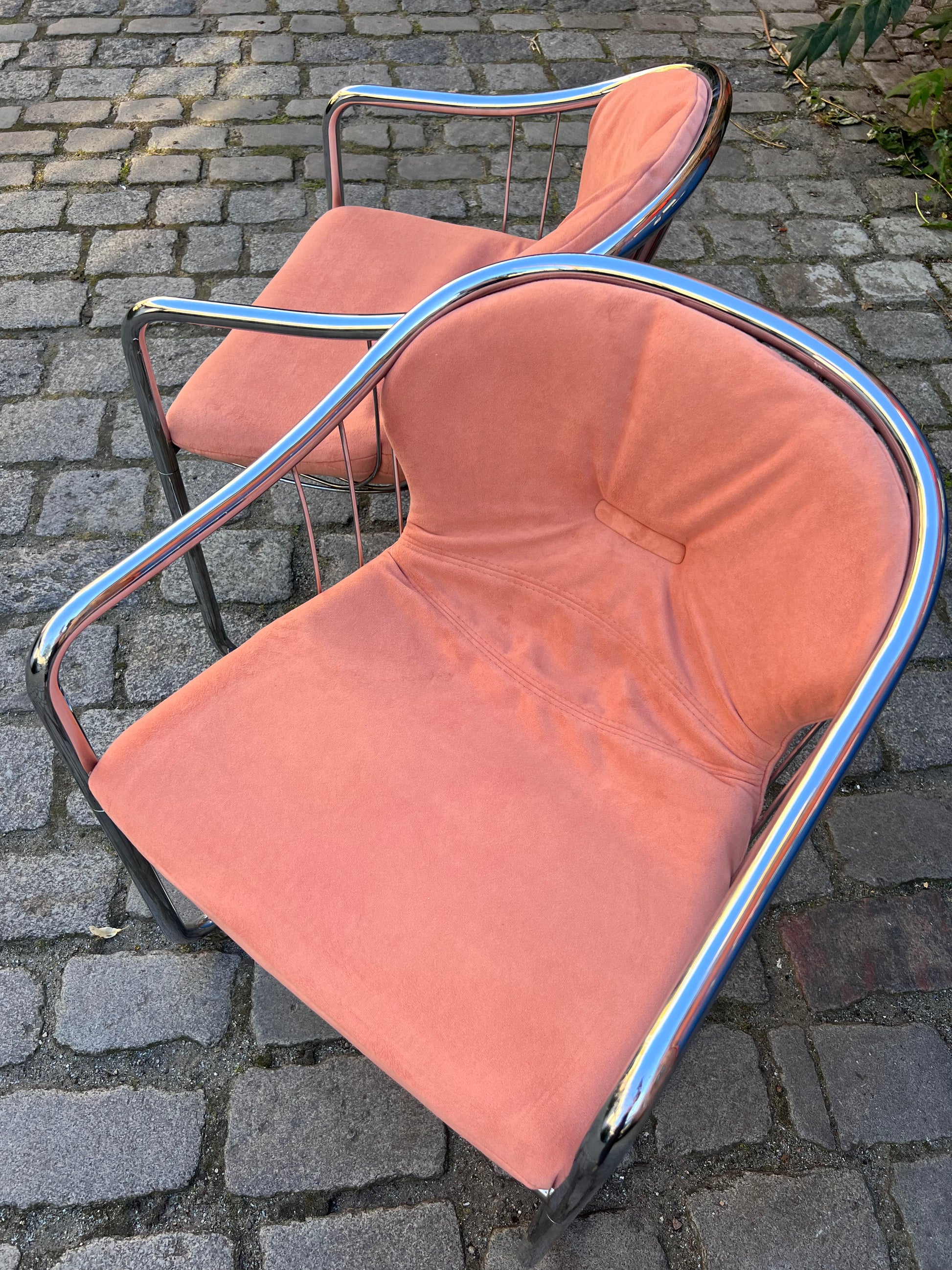 Set: 2x Freischwinger rosa Chrom von Gastone Rinaldi - neu gepolstert