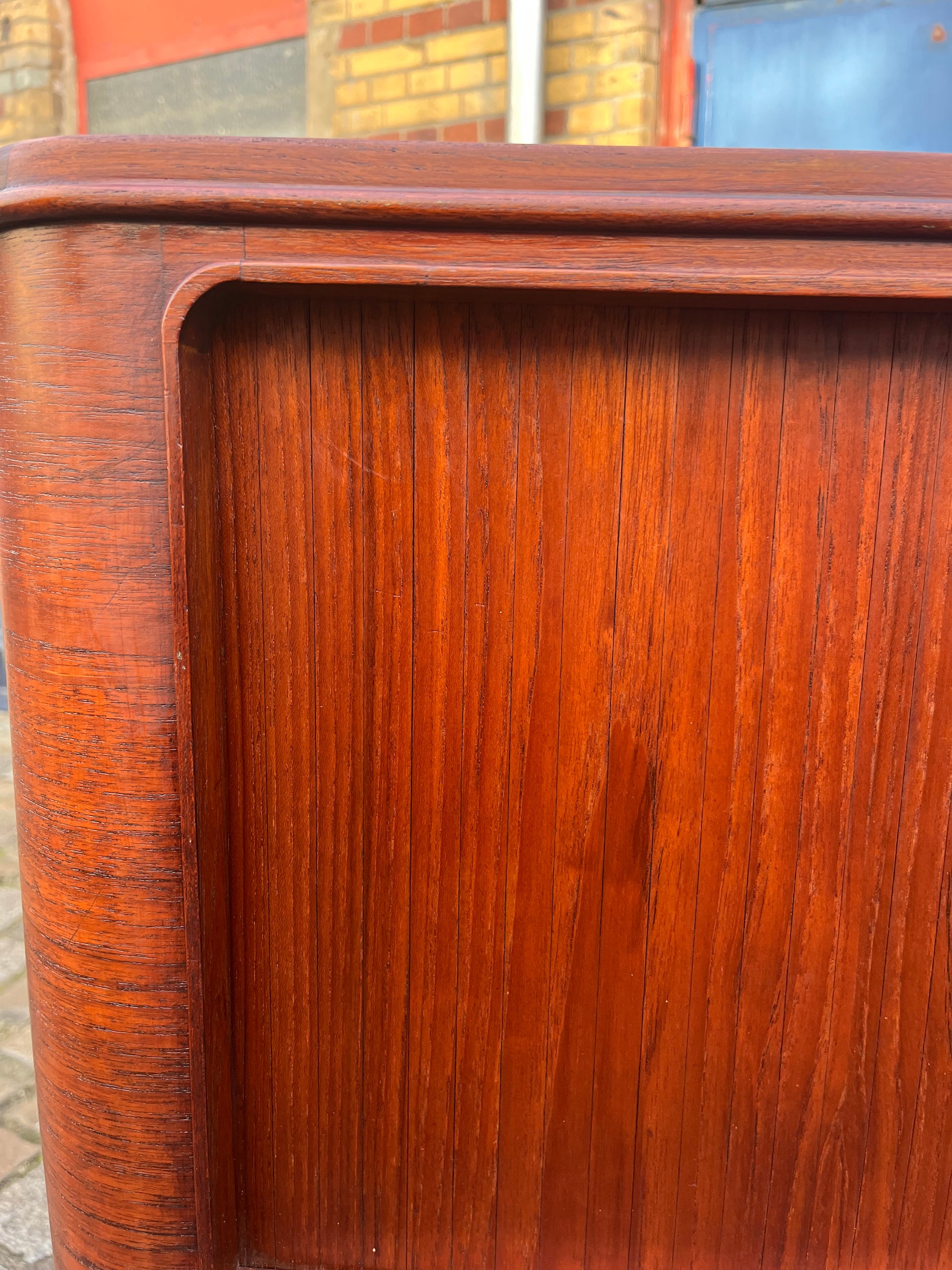 Highboard Teak mit Jalousietüren aus Dänemark