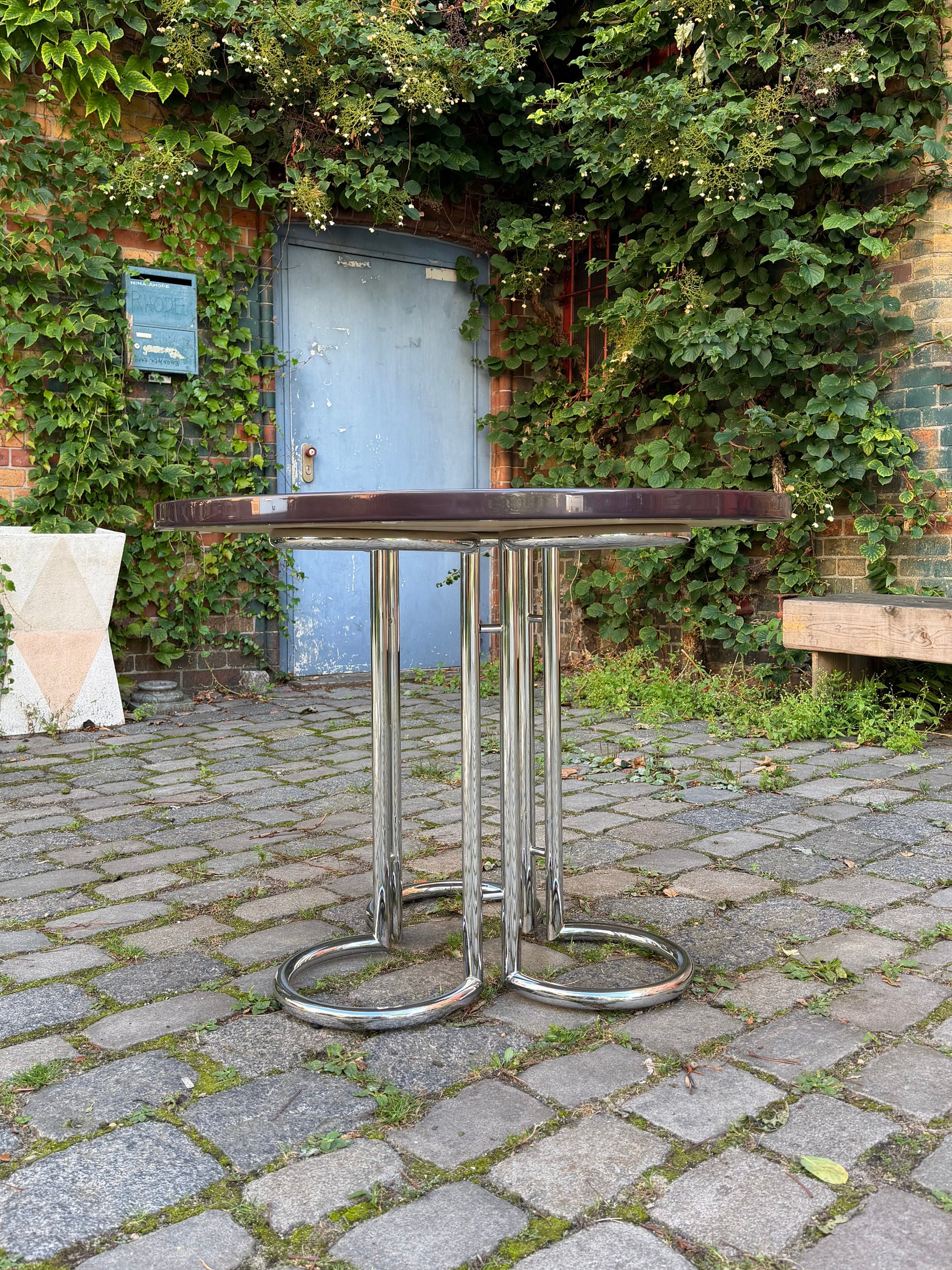 Runder Esstisch Aubergine Chrom