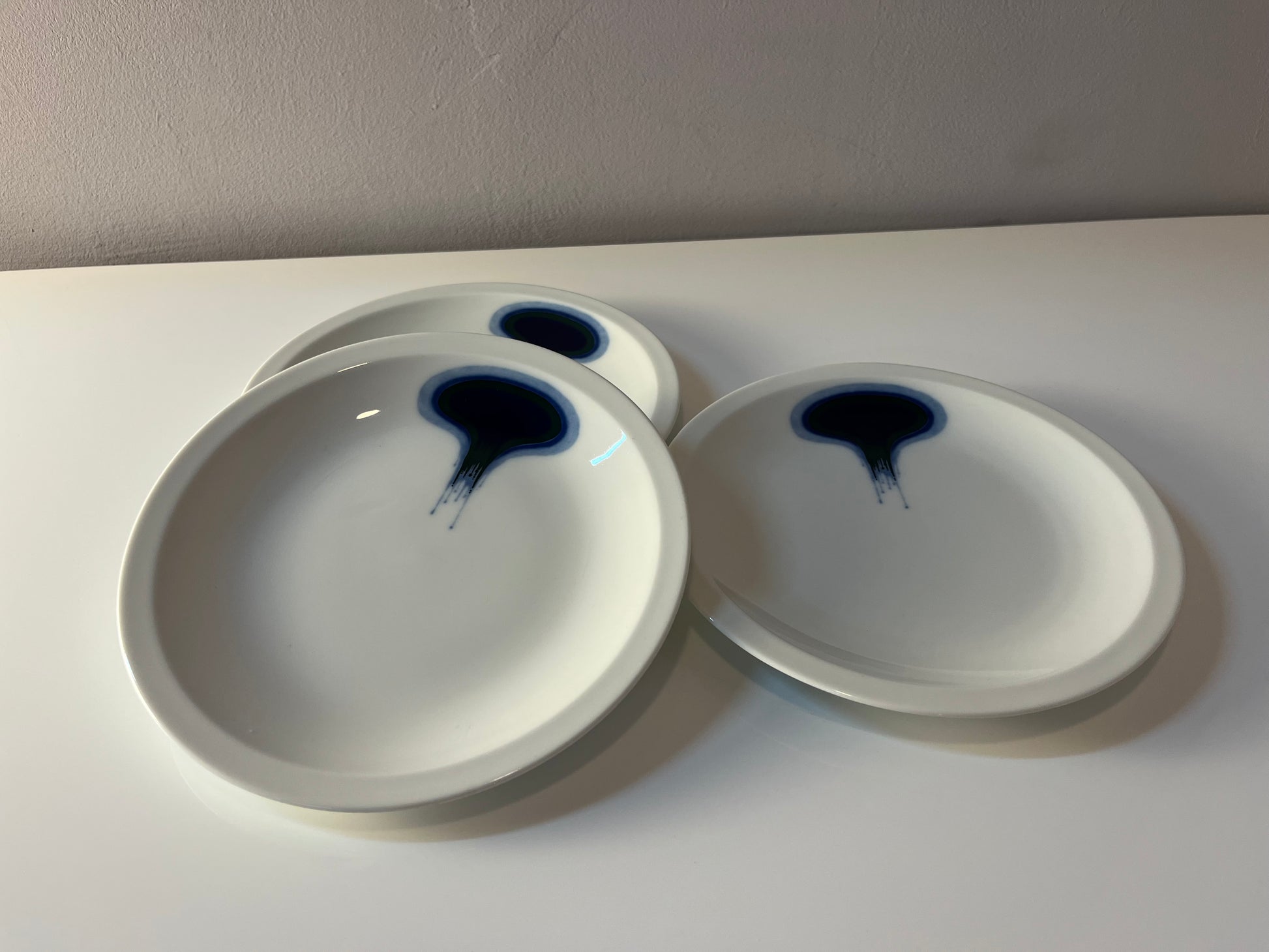 Set: 3x Kuchenteller Form F Pop Art blau weiß von Fürstenberg