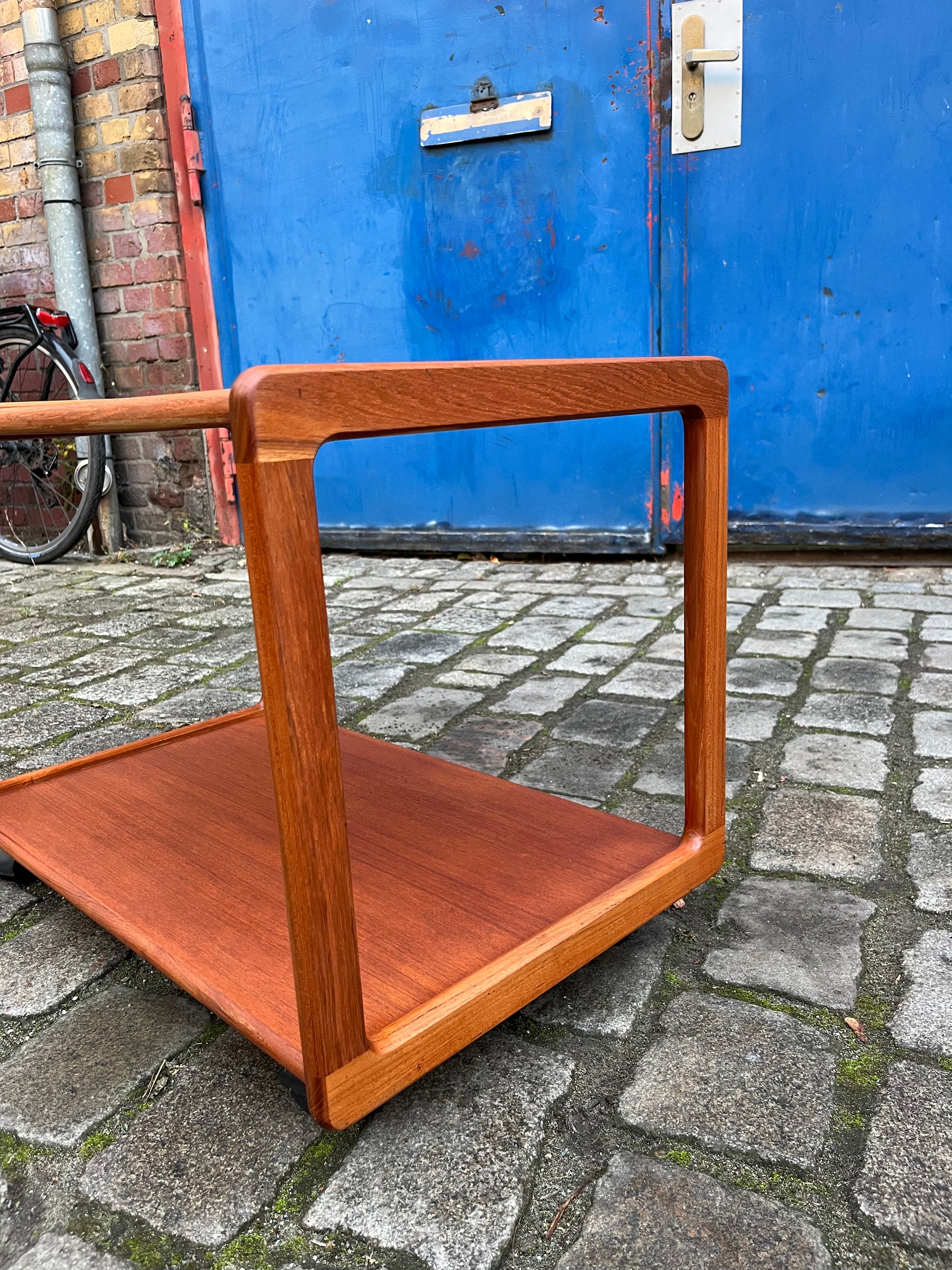 Couchtisch Teak mit Rollen von Korup