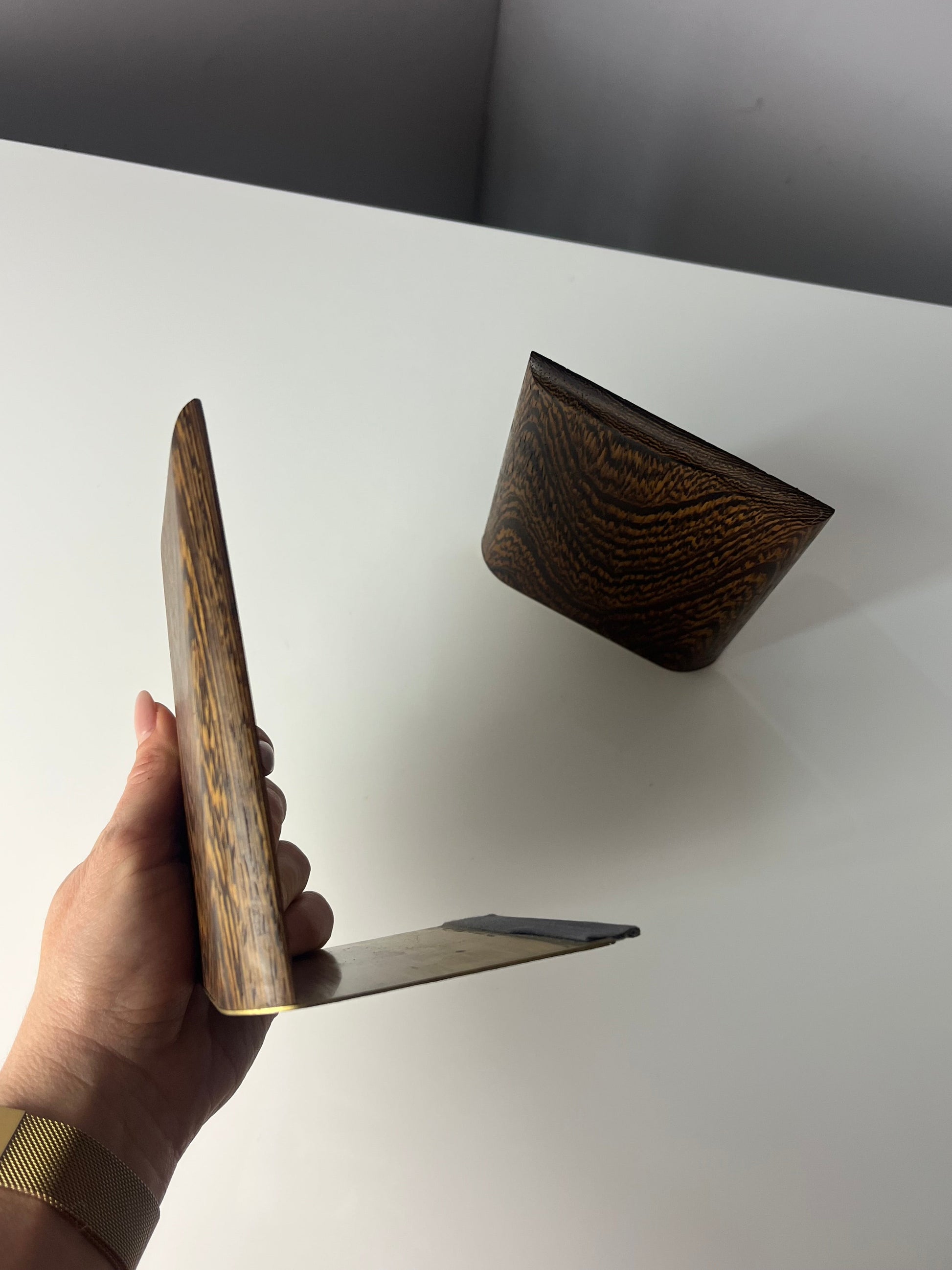 Set: 2x eckige Buchstütze Palisander