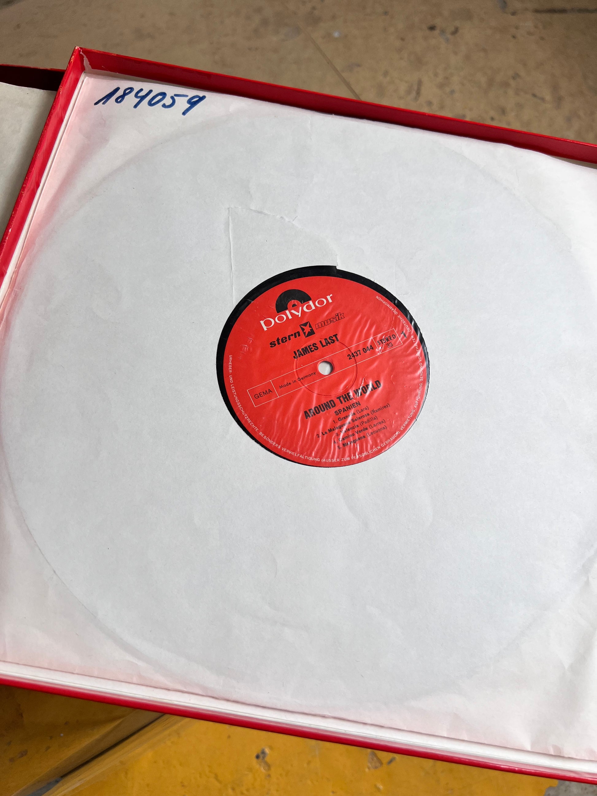 Schallplatte: James Last „Around the World“ / 3 LP Box