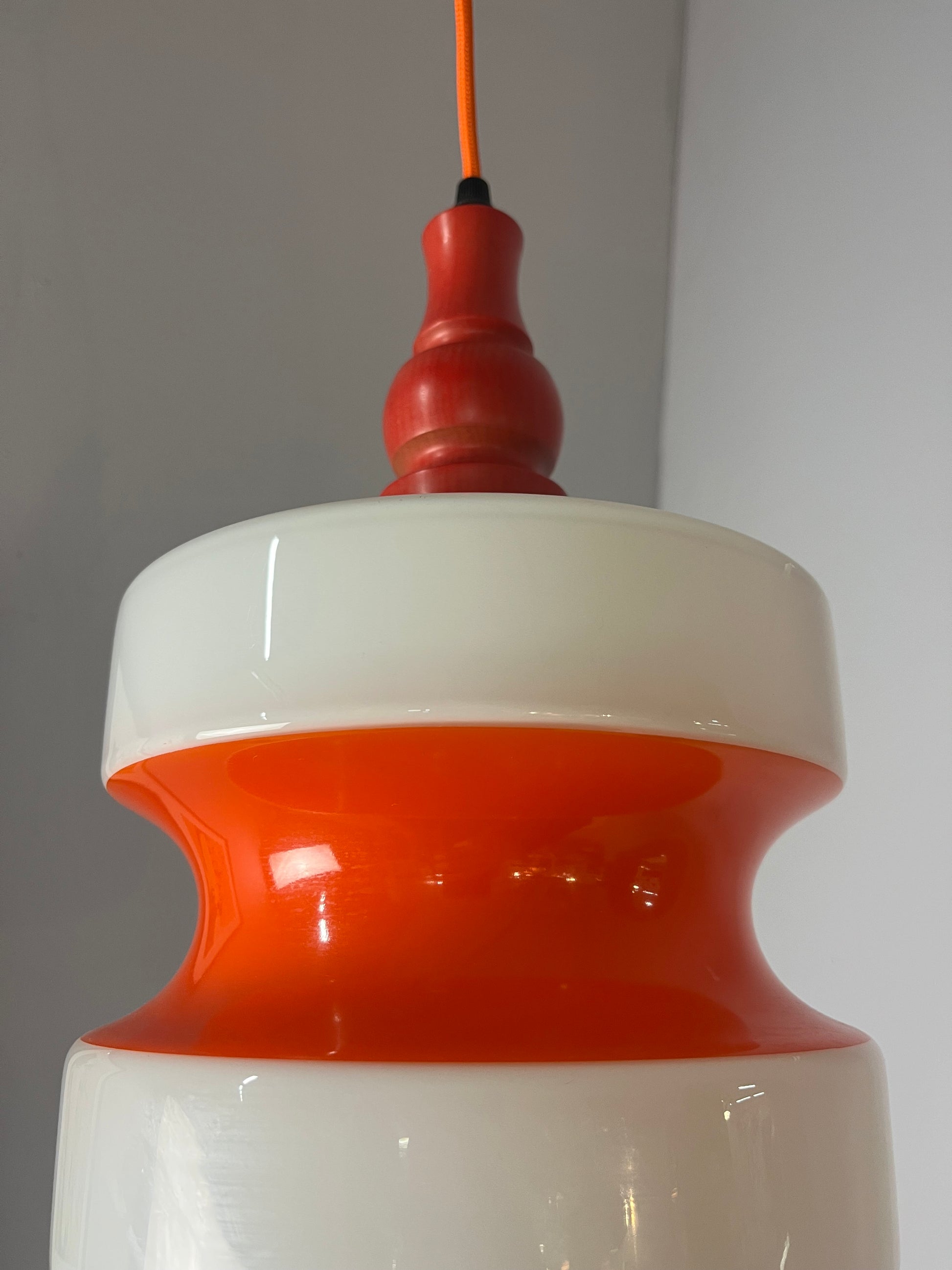 Hängelampe weiß orange rot