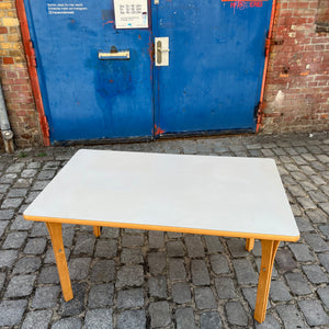 Esstisch mit Linoleum-Platte hellgrau Buche