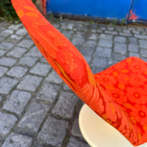 Sessel mit Tulpenfuß orange creme 70er