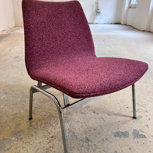 Sessel Lufthavnsstol brombeer-pink Chrom von Anden Arkitekt für Duba Møbelindustri