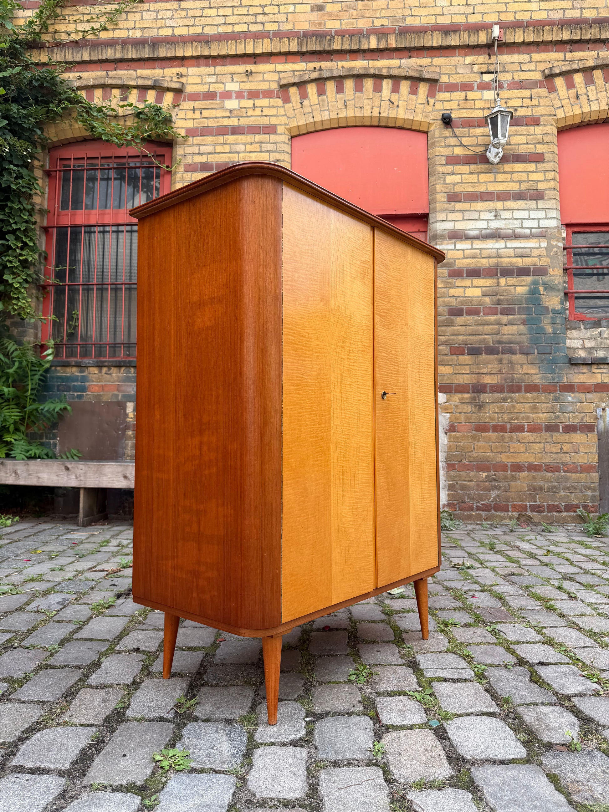 Wäscheschrank Ahorn & Nussbaum aus Deutschland