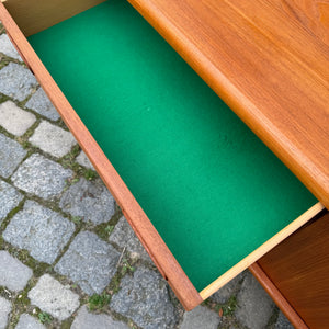 Sideboard Teak von H.P. Hansen