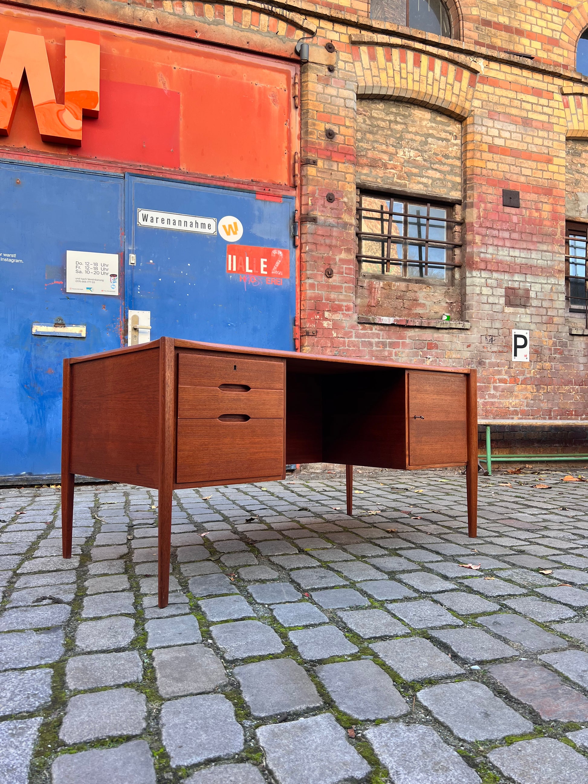 Freistehender Schreibtisch Teak von Wilhelm Renz