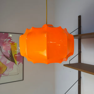 Hängelampe orange mit gelbem Kabel von Ilka Plast
