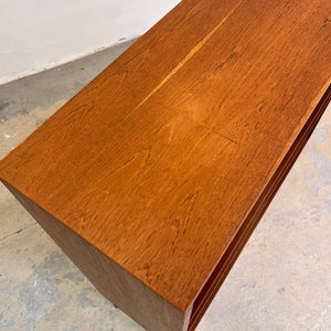 Regal Teak mit neuen Metallfüßen von IDEE Möbel