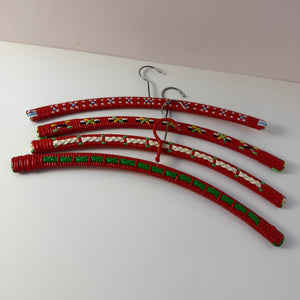 Set: 4x Kleiderbügel rot grün