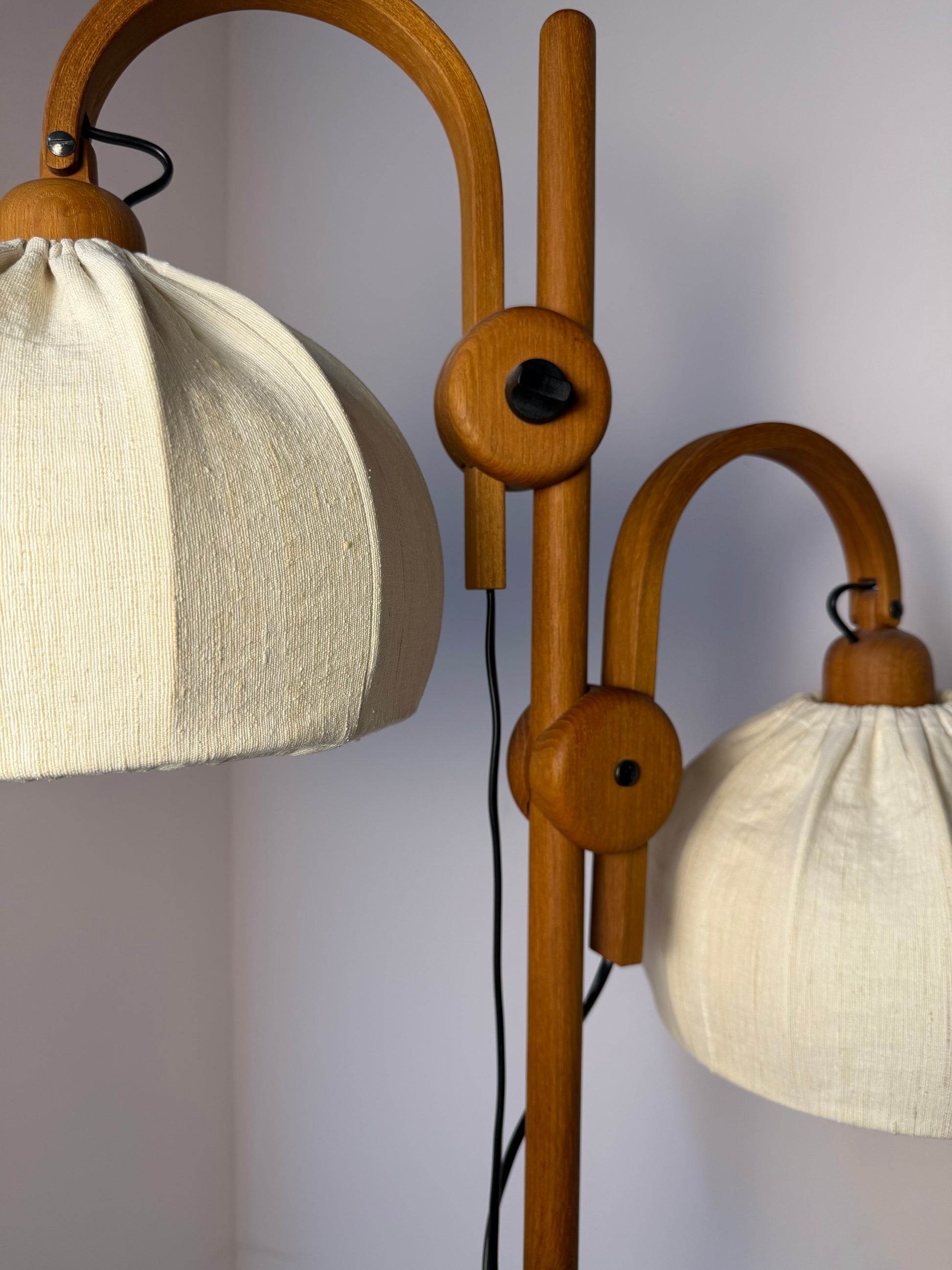 Stehlampe Maiglöckchen von Domus Teak und Rohseide