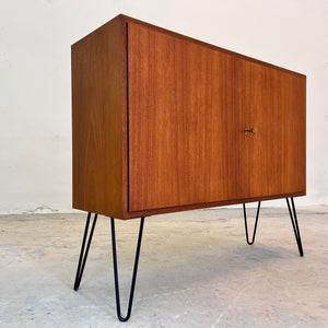 Schrank Teak auf Hairpinlegs