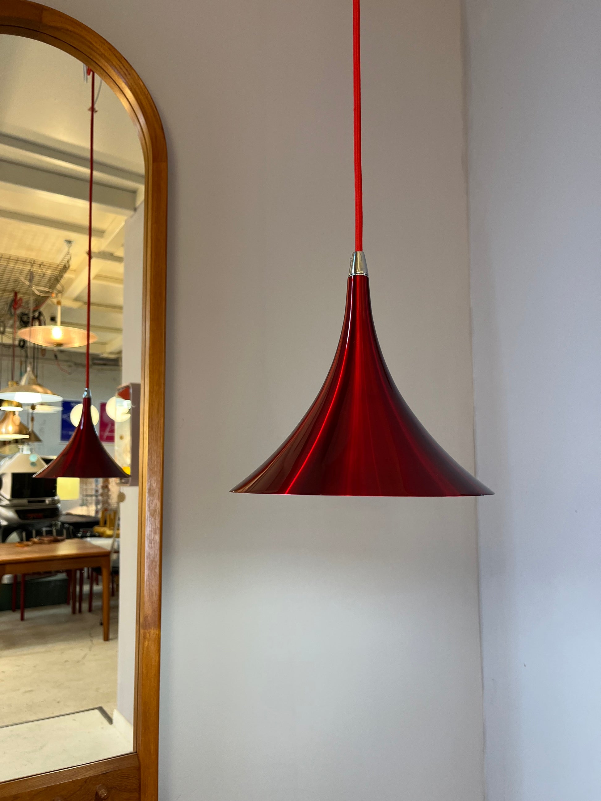Trompetenlampe rot von Rada Darø