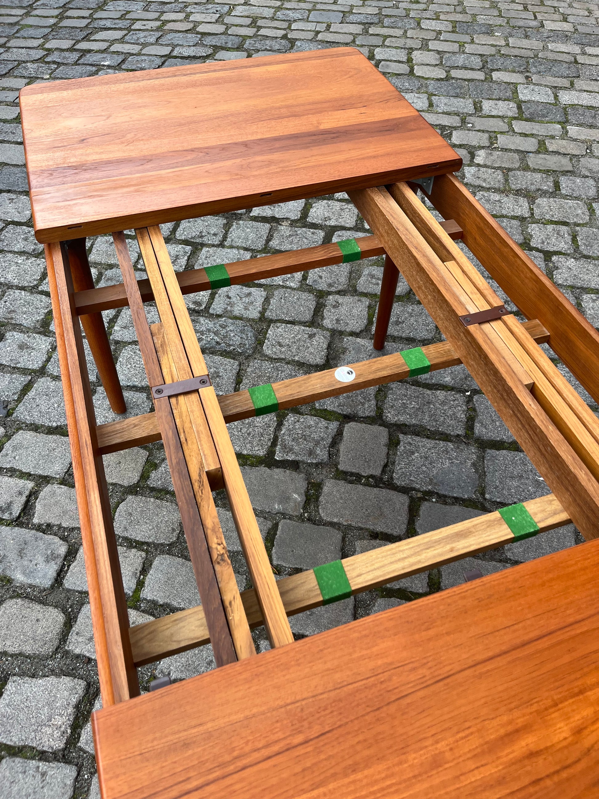 Esstisch Teak ausziehbar von Glostrup Vollholz