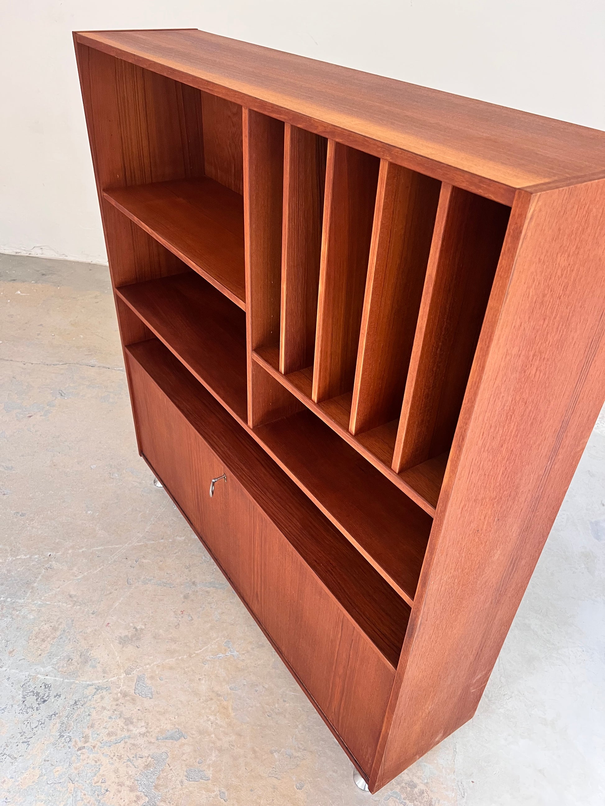 Bücherregal mit Klappfach Teak aus Dänemark