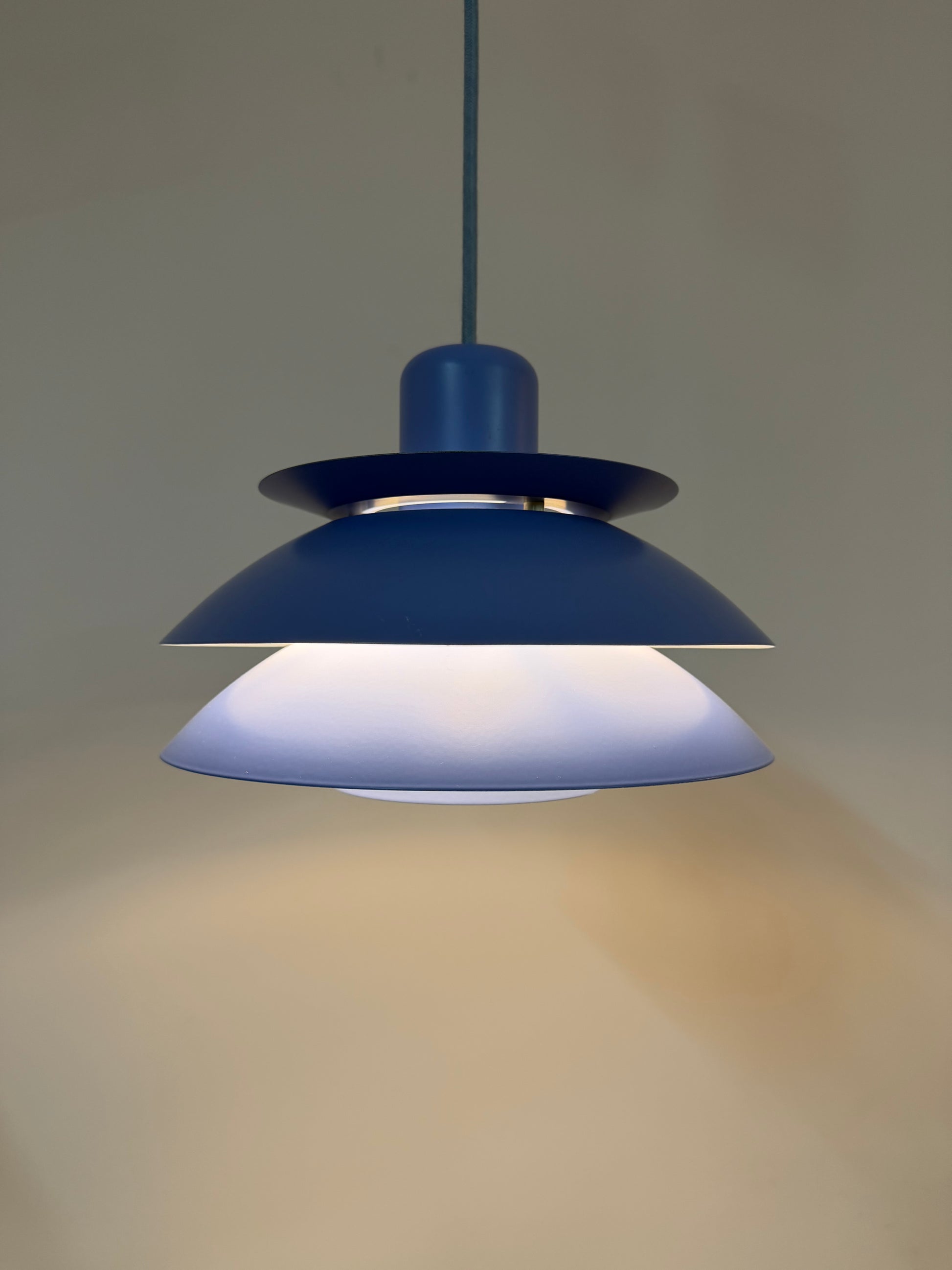 Lamellenlampe Typ 776 hellblau von Horn