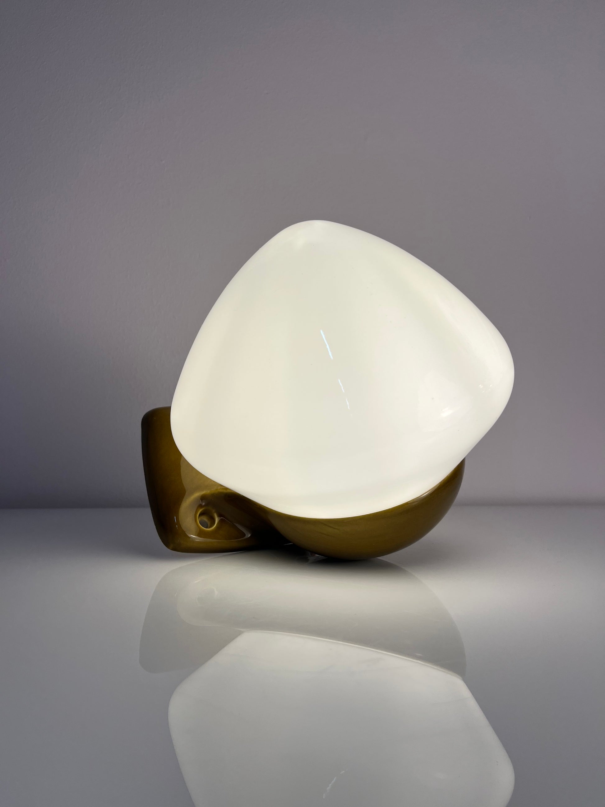 Wandlampe Modell 6030 oliv von Sigvard Bernadotte für Ifö