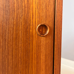 Kommode mit Schiebetüren Teak