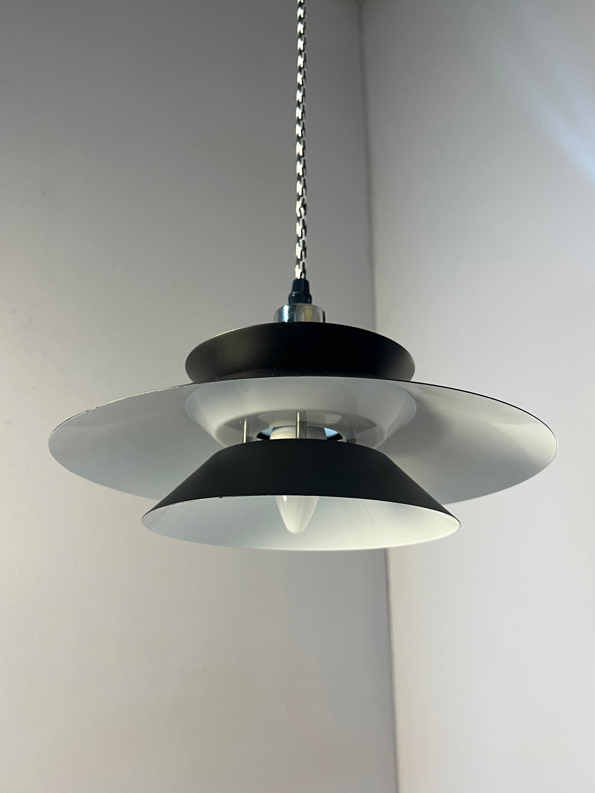 Lamellenlampe schwarz aus Dänemark