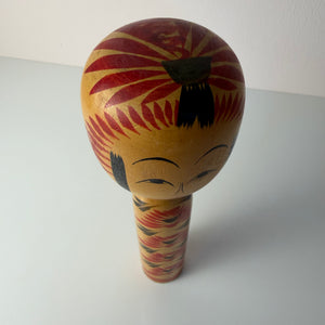 Japanische Kokeshi Holzfigur handbemalt