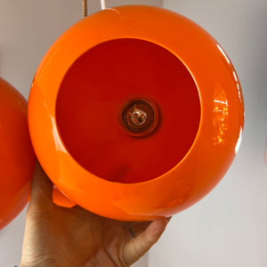 Kleine Kugellampe orange Kunststoff mit Chromstab