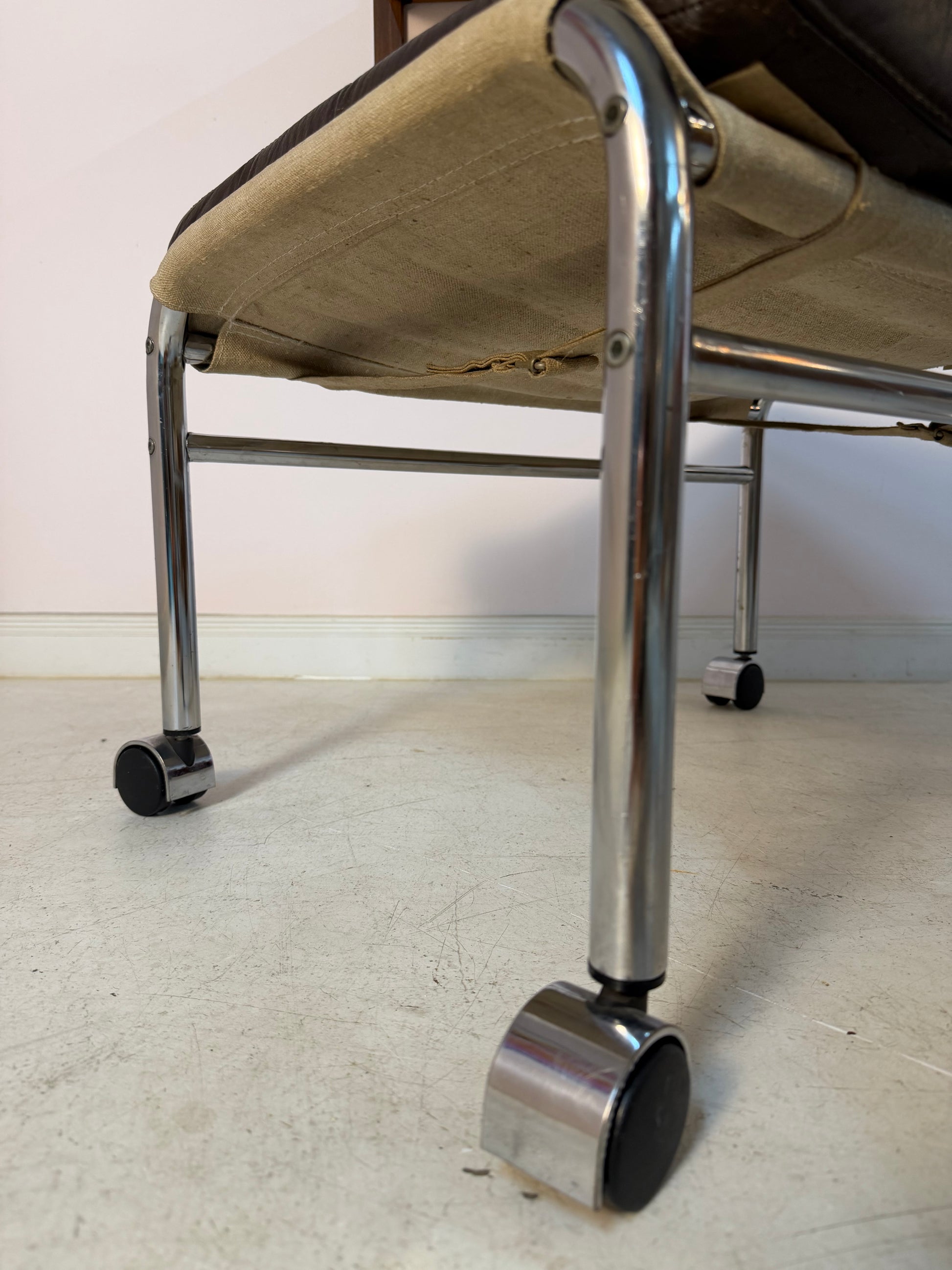 Hocker Modell Bore dunkelbraun Chrom von Noboru Nakamura für IKEA