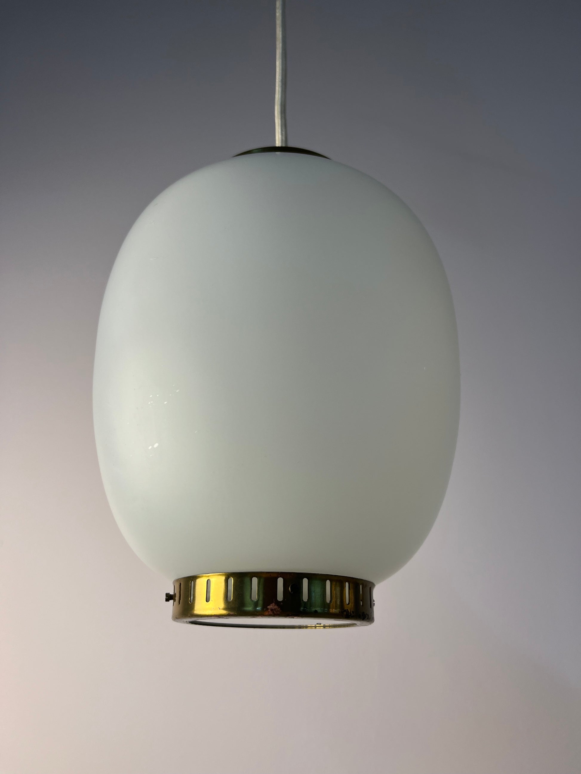 Hängelampe Kina Opalglas Messing von Bent Karlby für Lyfa