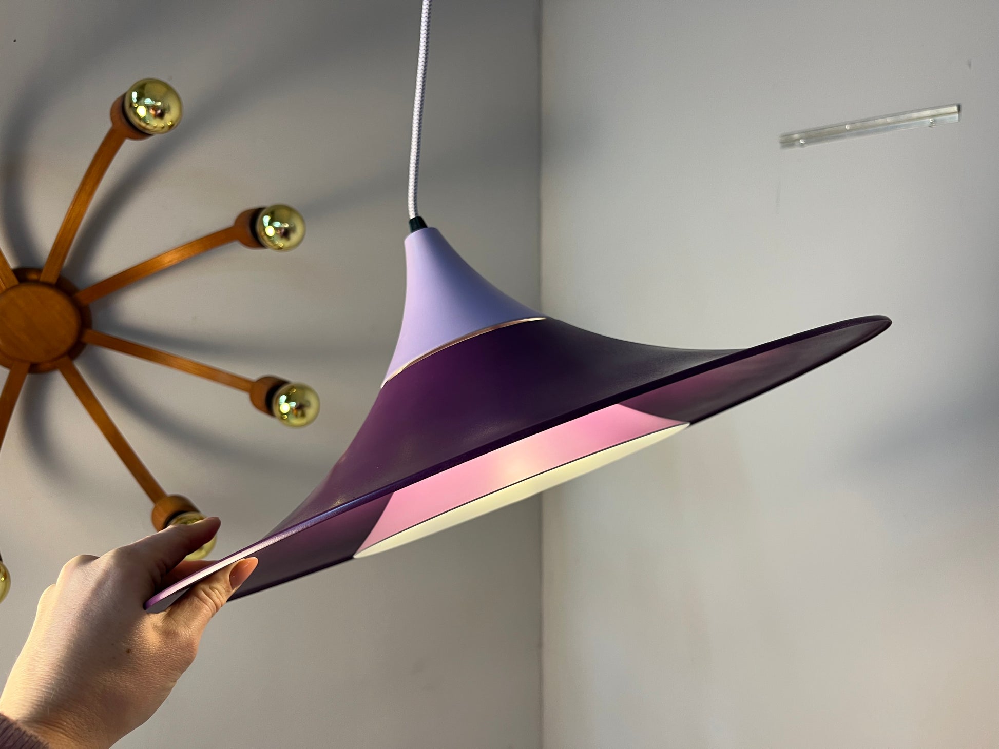 Trichterlampe lila flieder neu lackiert aus Dänemark
