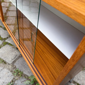 Sideboard Teak mit Vitrine & neuen Chromfüßen