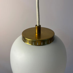 Hängelampe Kina Opalglas Messing von Bent Karlby für Lyfa