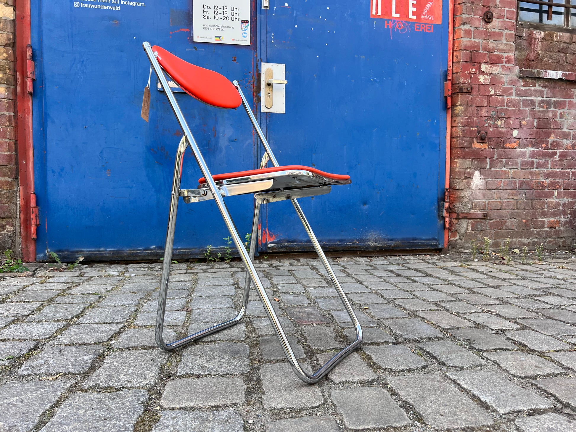 Klappstuhl rot Chrom von Camel Steel Products